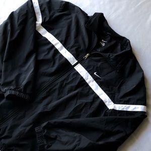 Nike Jackets & Coats - NIKE WINDBREAKER Nike Jackets & Coats - NIKE WINDBREAKER